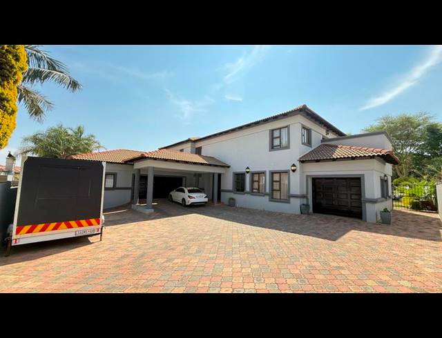 4 BEDROOM HOUSE FOR SALE IN BLUE VALLEY GOLF ESTATE